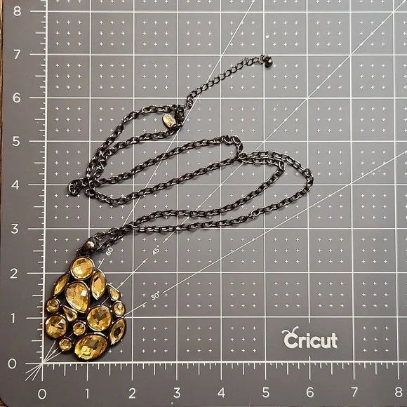 Signed Lia Sophia Gunmetal tone Necklace with Yellow Cabochon Pendant - Picture 5 of 6